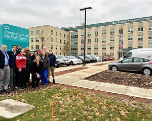 Residents outside Aurora Lakeland Medical Center